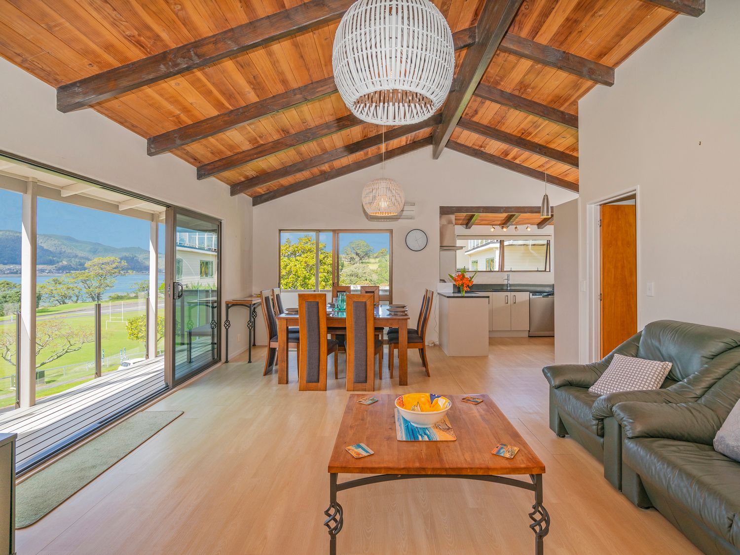 Tairua Harbour Views - Tairua Holiday Home                     photo 2