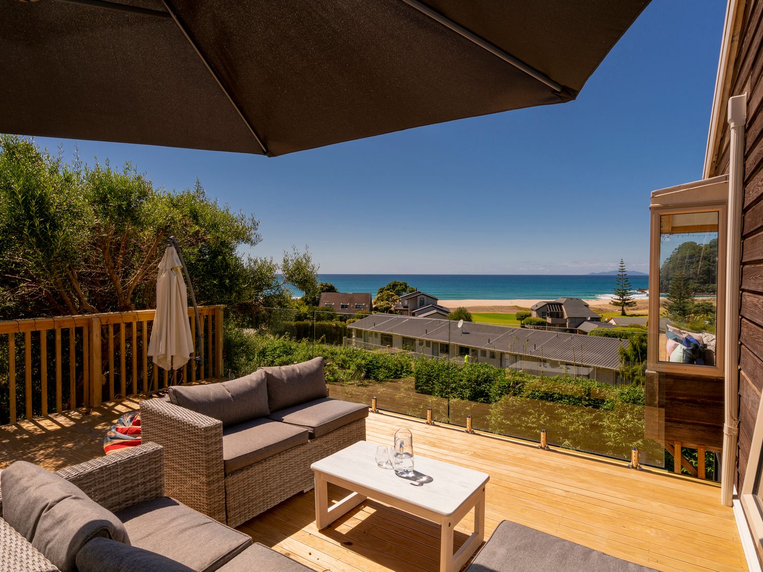 The Captain's Lookout - Onemana Holiday Home -  - 1058547 - photo 1