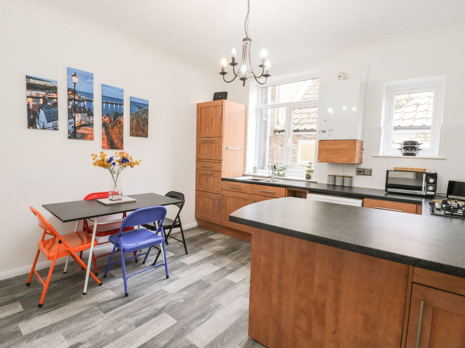 1 Burns Yard Whitby holiday property ( Ref 1058803 ) Self catering accommodation rental in Whitby North Yorkshire