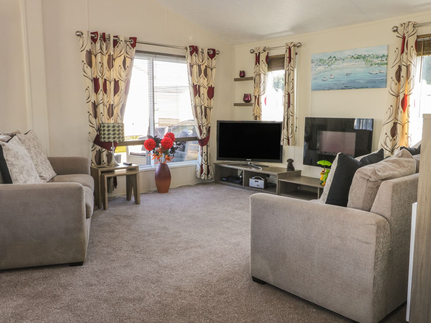 Sitting area at Two Little Ducks Lodge ( Ref 1059418 ) Cayton Bay Holiday Lodge near Scarborough North Yorkshire Coast