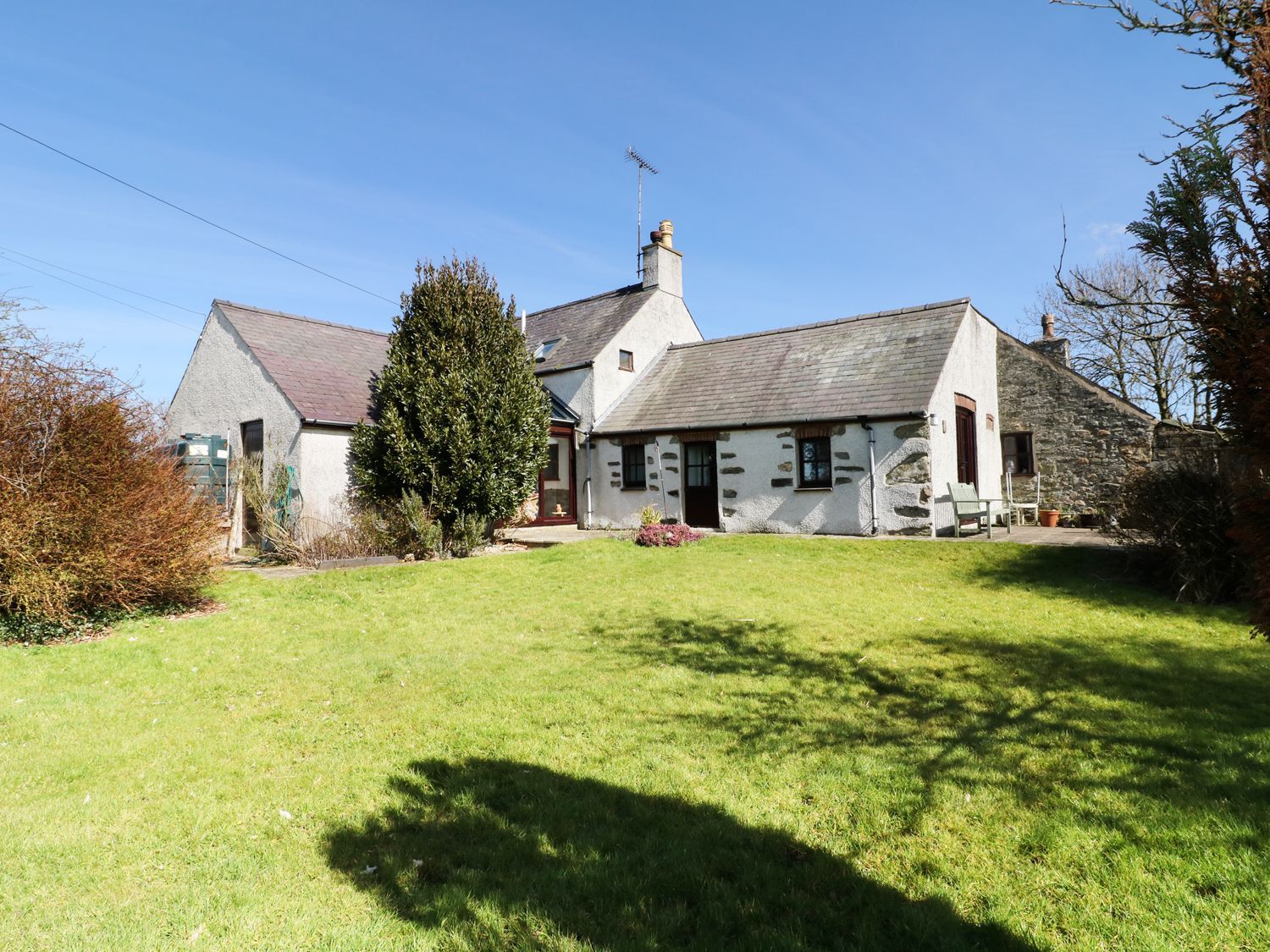 Ty Gwennol Llanfaethlu Self Catering Holiday Cottage