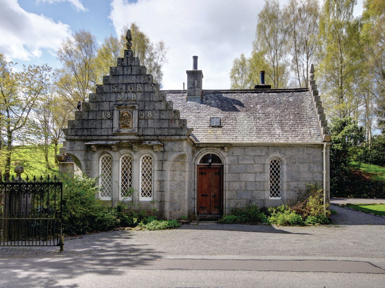East Lodge, Banchory Holiday Cottage Bird Spot
