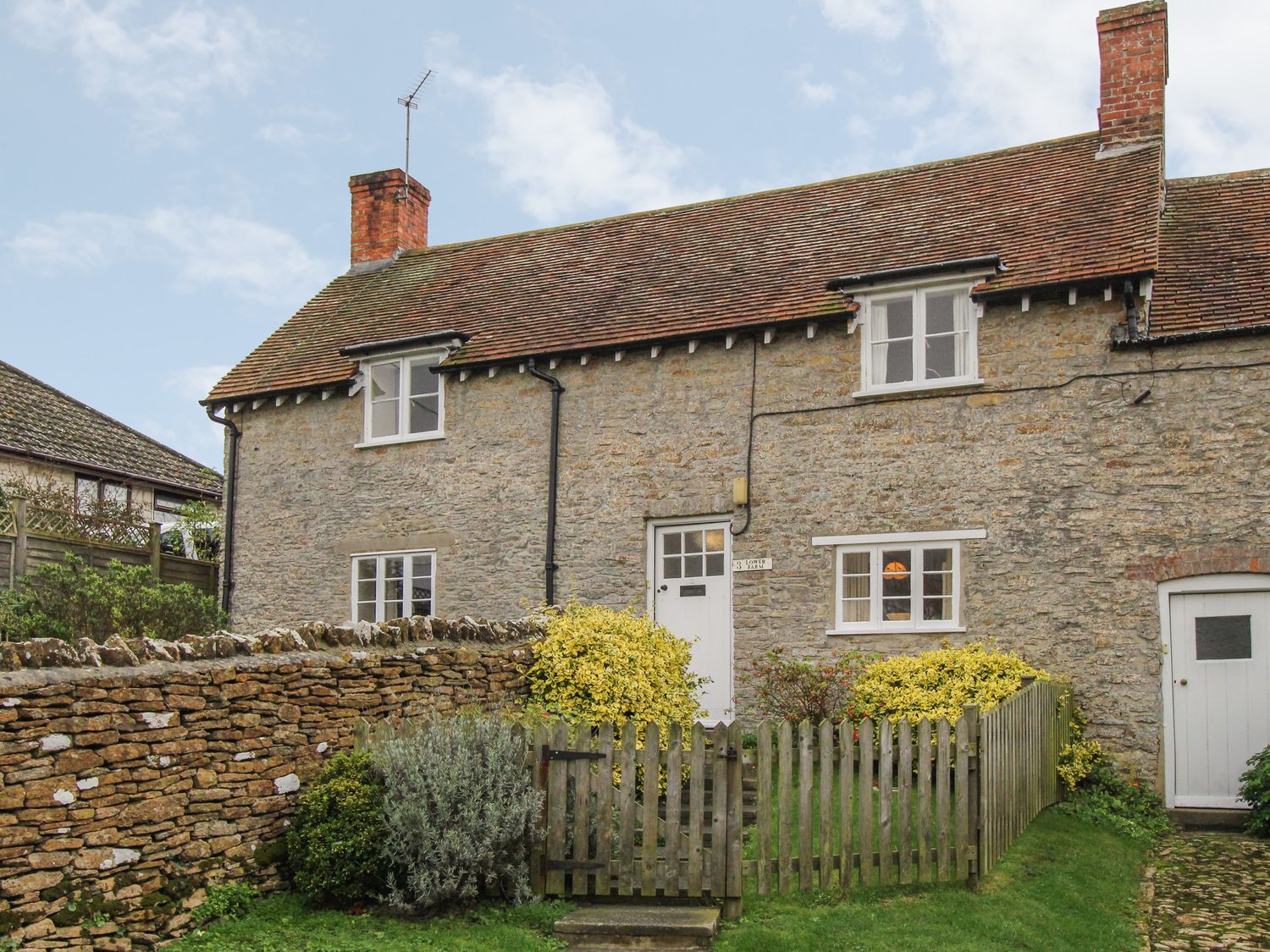 Lower Farm Cottage Portesham Bridge Lane Dorset And Somerset