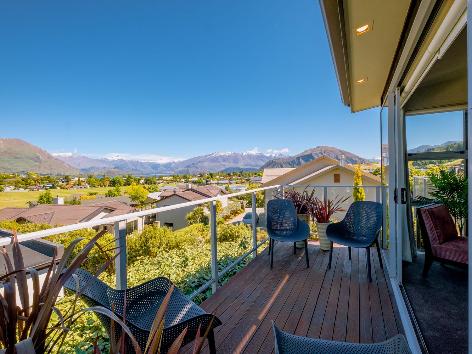 Kings View - Wanaka Holiday Home                     photo 2