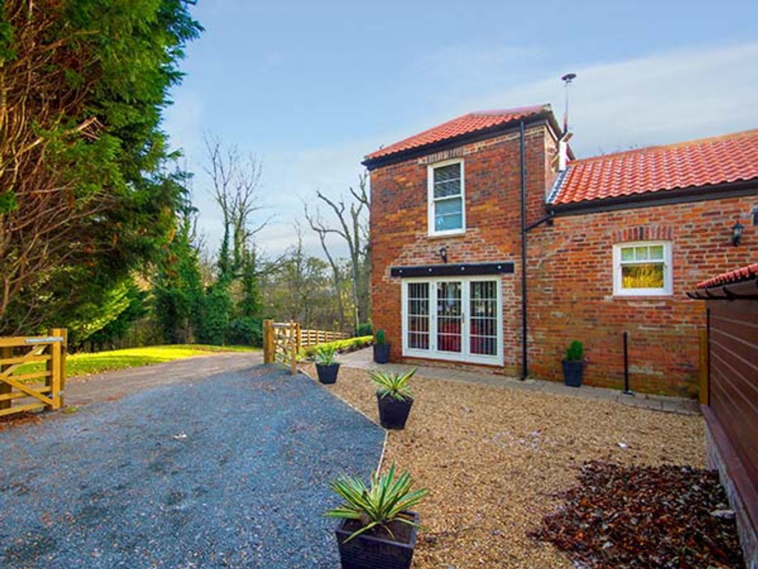 Beechwood Cottage, Great Ayton Holiday Cottage Bird Spot
