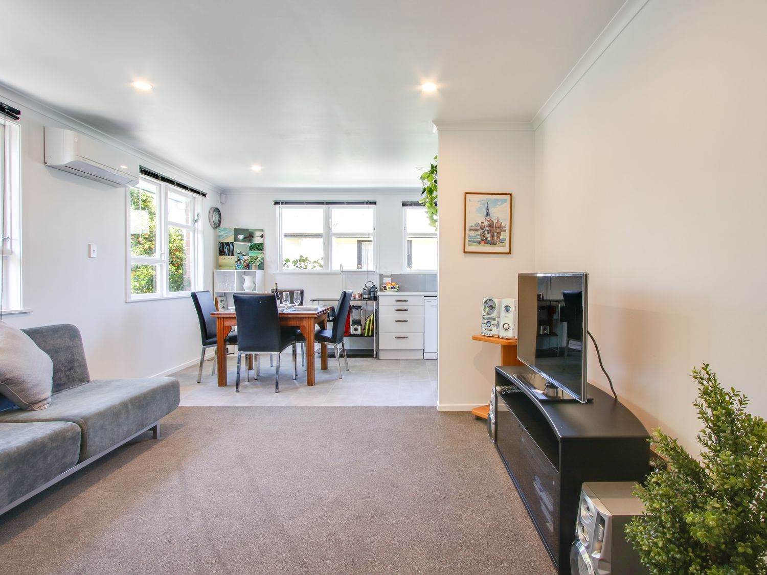Mama and Papa's - Havelock North Holiday Home                     photo 2