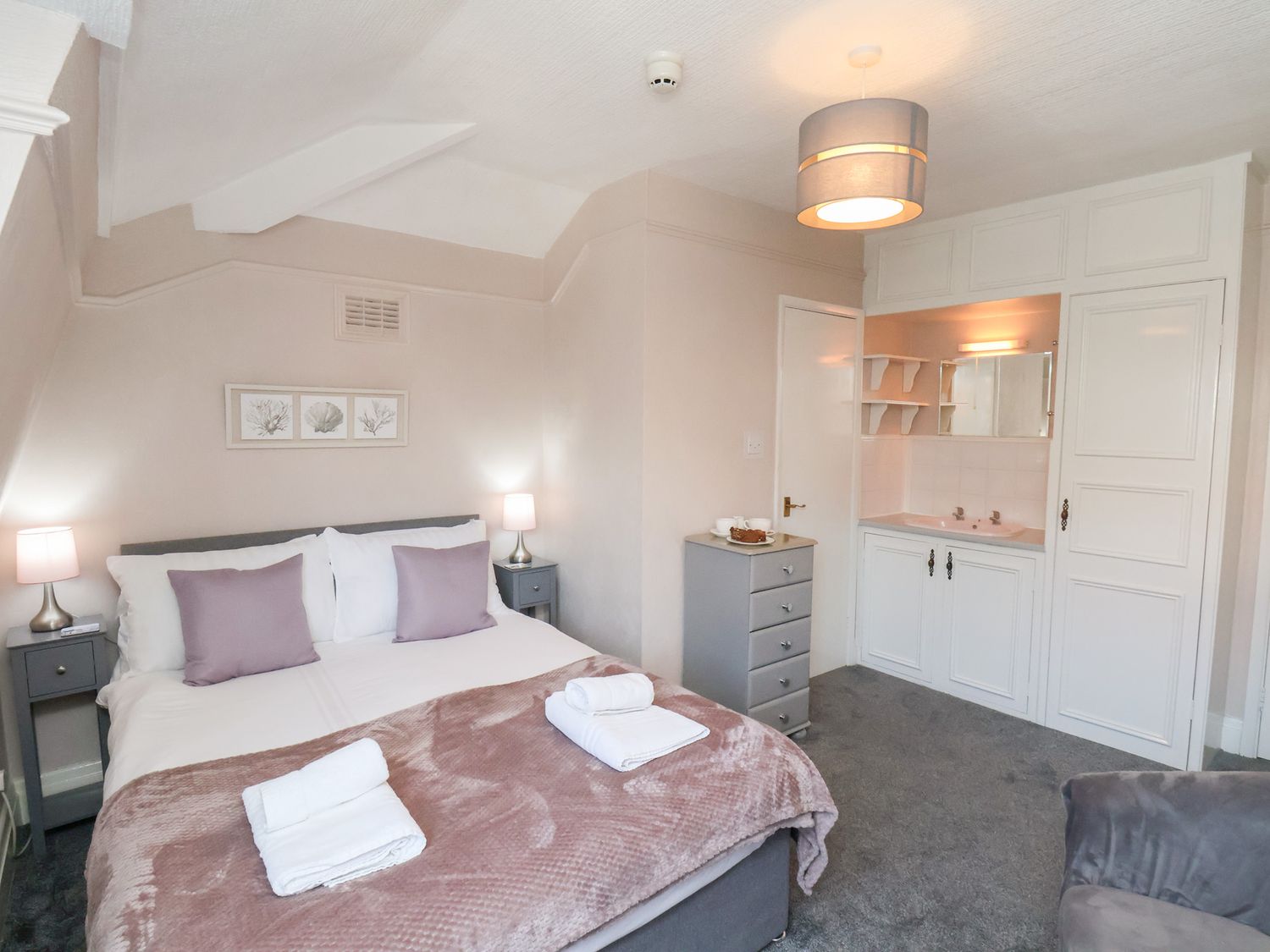 North Beach Lodge, Scarborough
