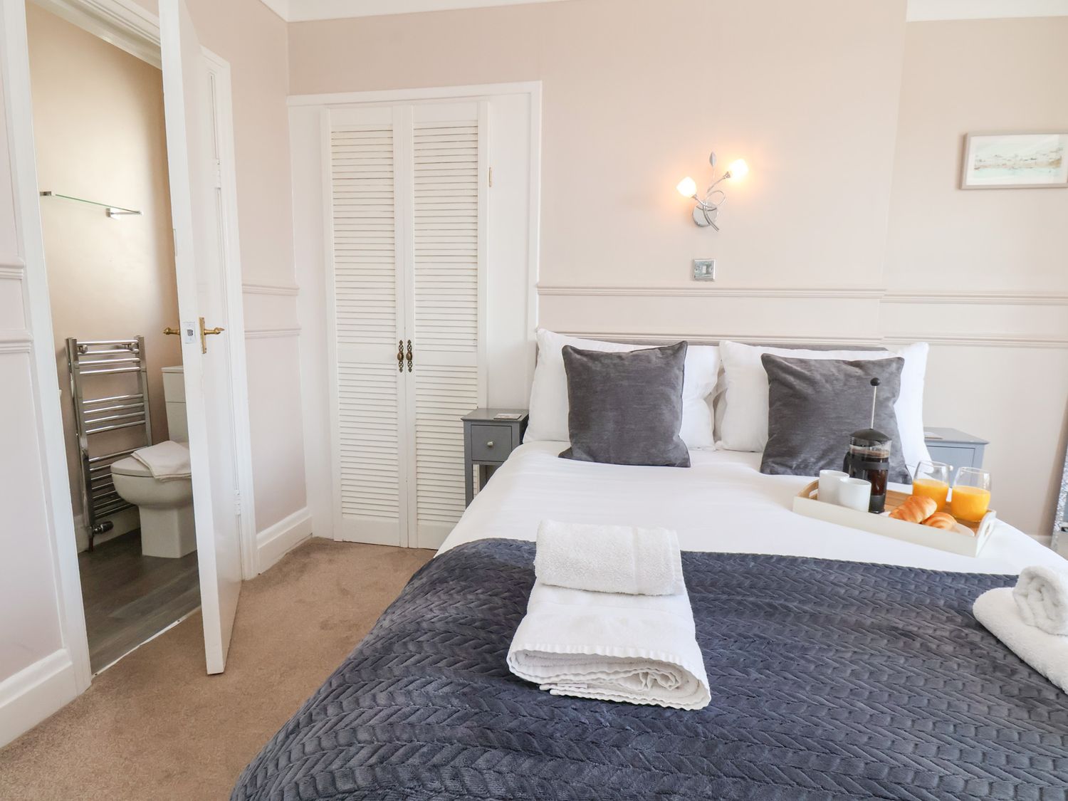North Beach Lodge, Scarborough
