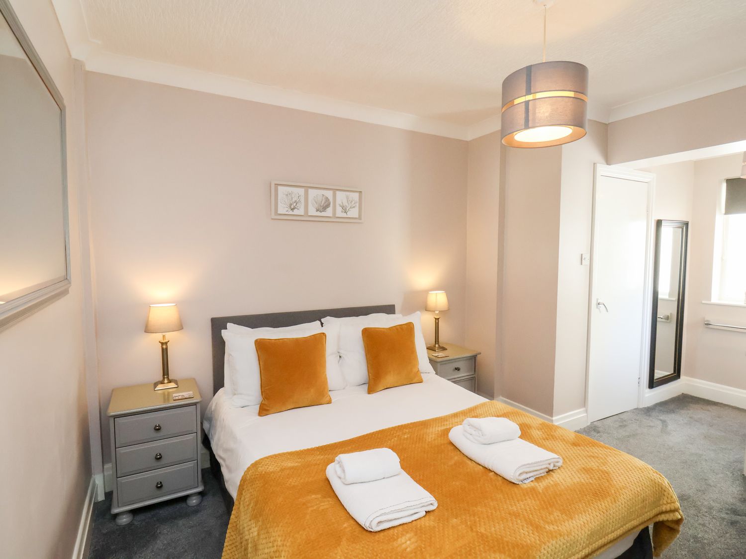 North Beach Lodge, Scarborough