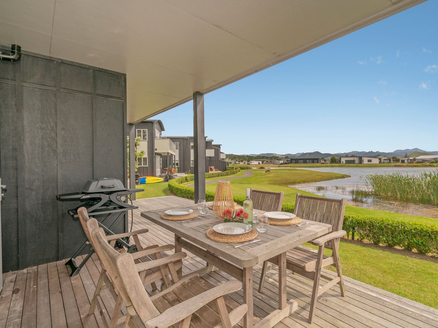 Lakeside Villa Retreat - Matarangi Downstairs Unit                     photo 27