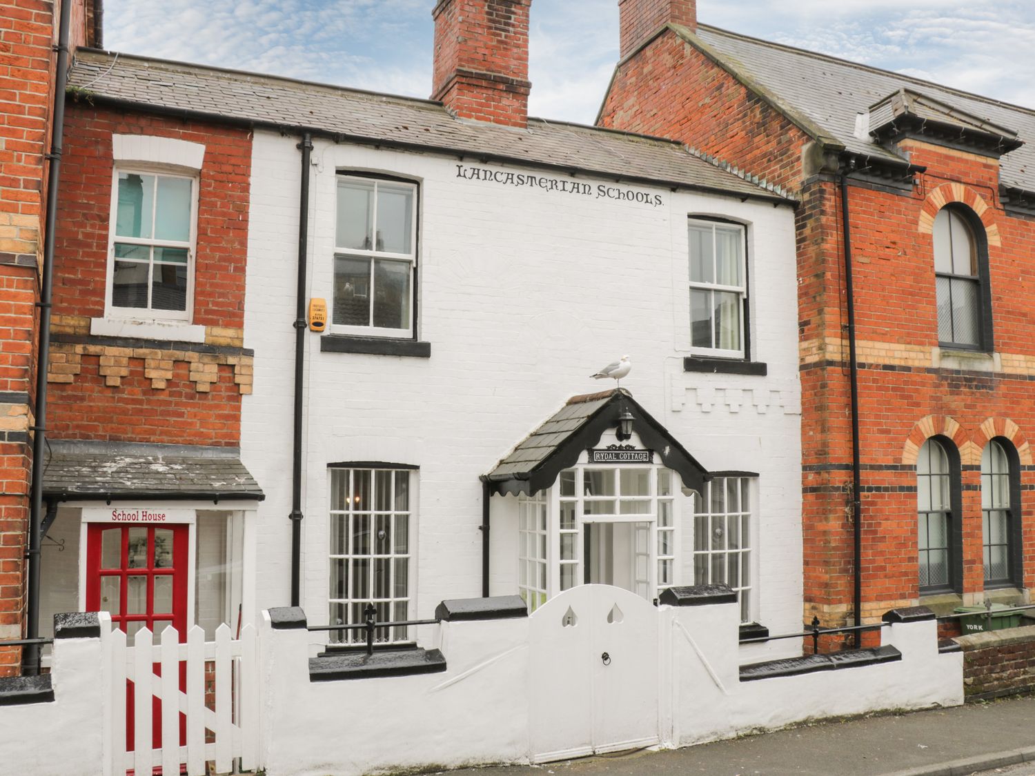 Rydal Cottage Scarborough ( Ref 1065532 ) Self catering accommodation in Scarborough North Yorkshire sleeps 4