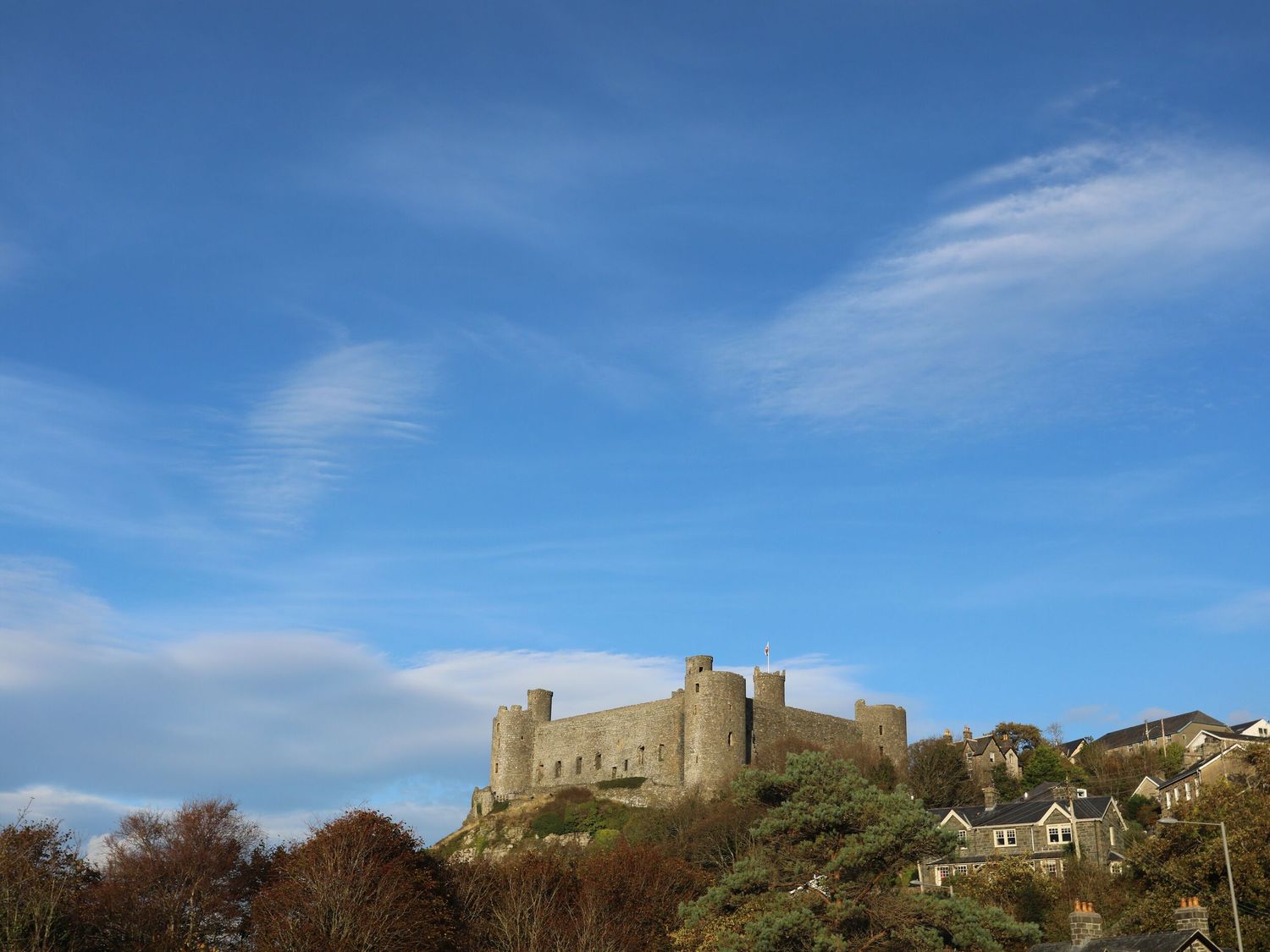 Plas Amherst, Harlech, Gwynedd. In National Park. Close to a beach. Sea views. WiFi. Near castle. TV