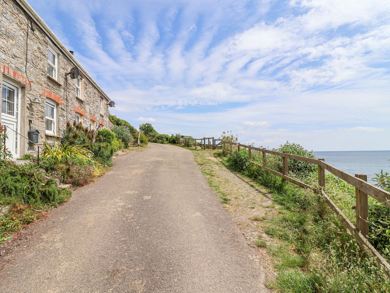 2 Cliff Cottages, Gorran Haven