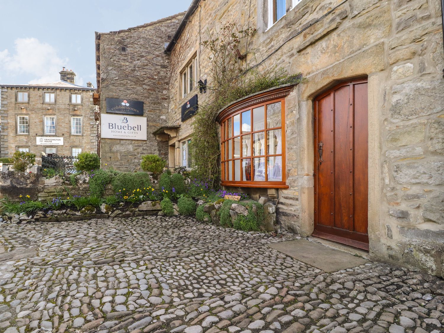 Photo of 2 The Square Grassington ( Ref 1067952 ) Rent holiday home in Grassington in the Yorkshire Dales