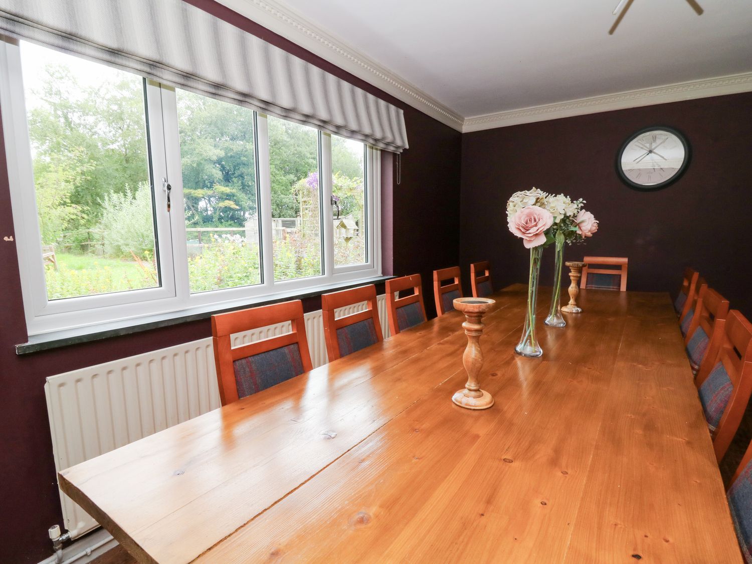 Tynewydd Fields, Cross Inn