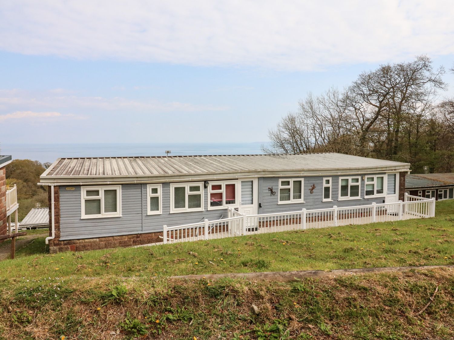 61 Sea Valley Chalet Woolfardisworthy Buck's Cross Devon Self Catering Holiday Cottage