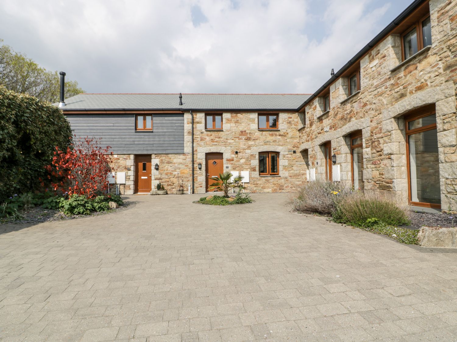3 Lower Barn Court St Columb Minor Penrose Cornwall Self