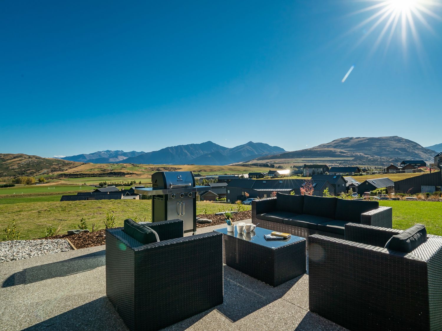 A Remarkable Stay - Jack's Point Holiday Home                     photo 2