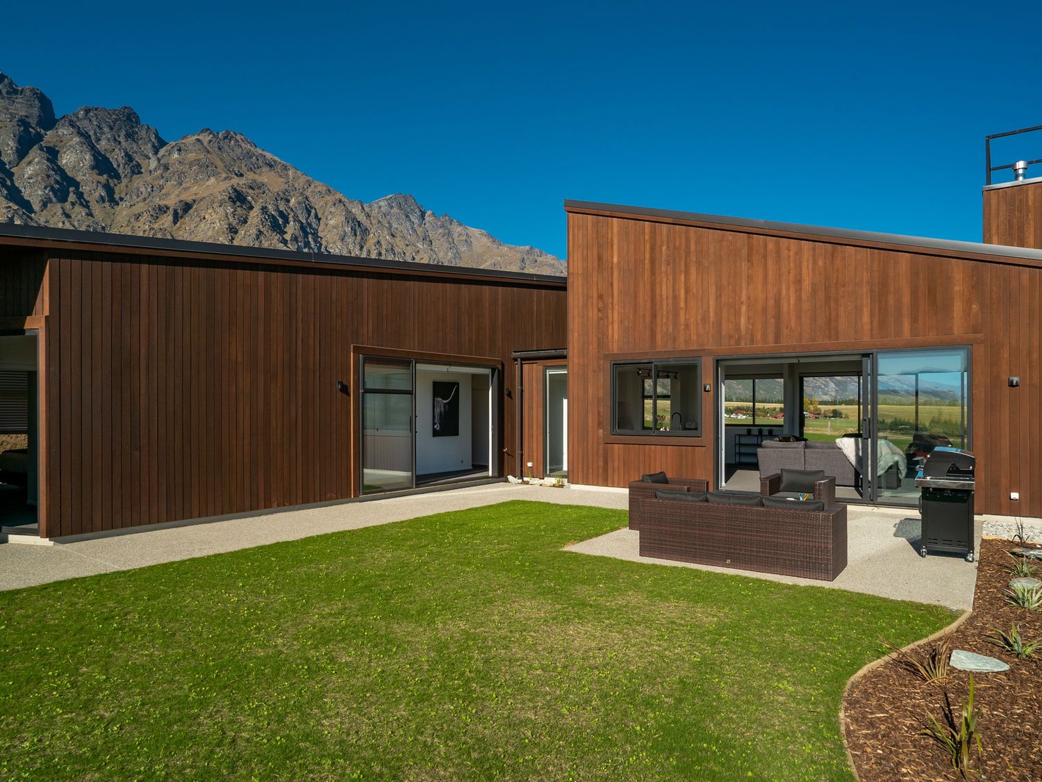 A Remarkable Stay - Jack's Point Holiday Home                     photo 28