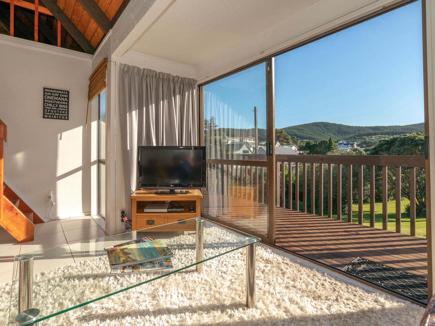 Getaway - Onemana Holiday Chalet                     photo 2