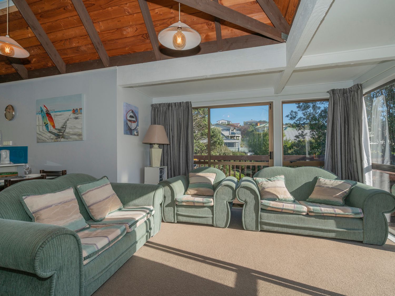 Hideaway - Onemana Holiday Chalet                     photo 2