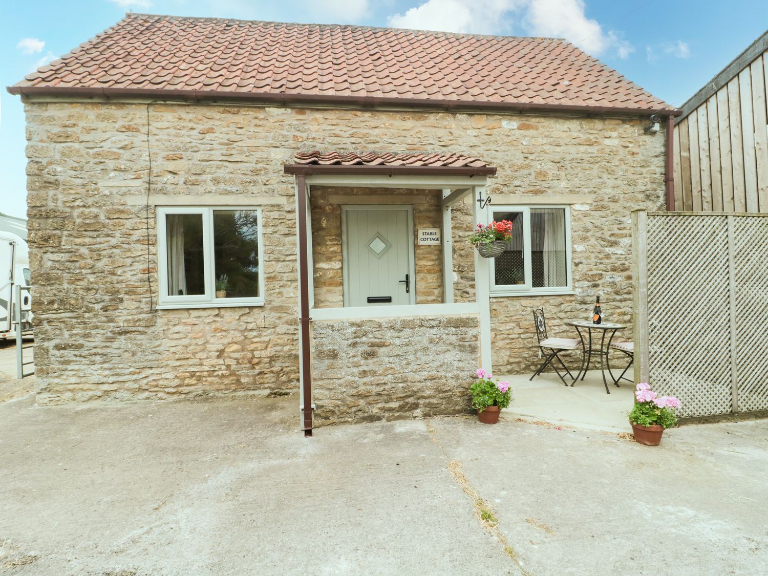 Stable Cottage, Rode Farm - Somerset & Wiltshire - 1076099 - photo 1