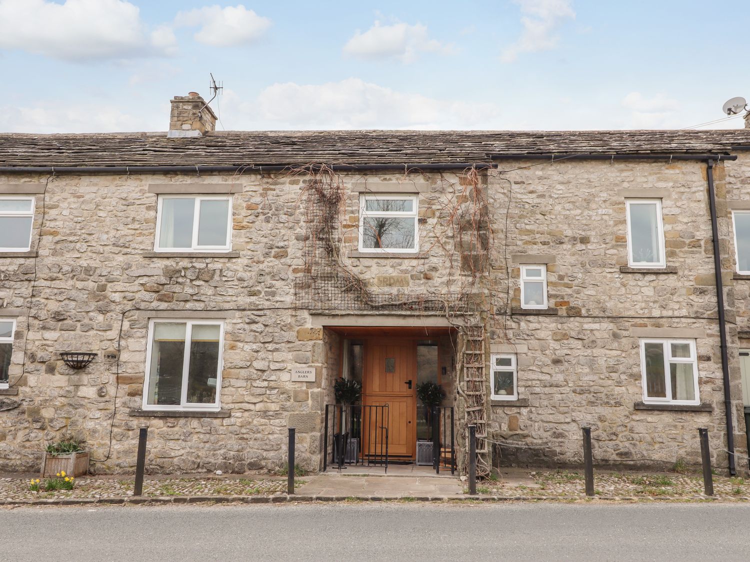 Anglers Barn Kilnsey ( Ref 1077188 ) Holiday Accommodation in Kilnsey North Yorkshire 5 Bedrooms Sleeps 10 guests