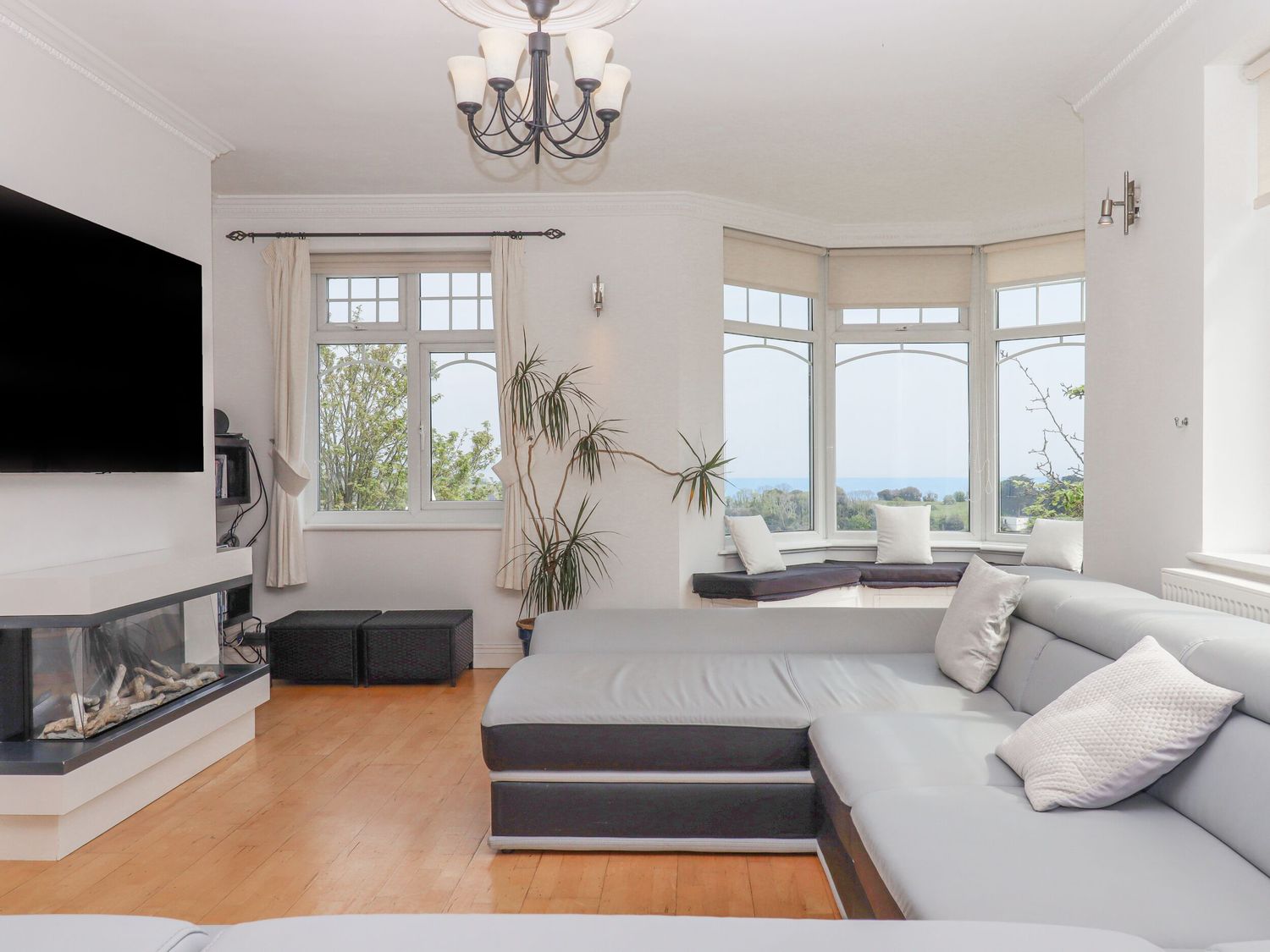 Flat 2 Channel View, Torquay