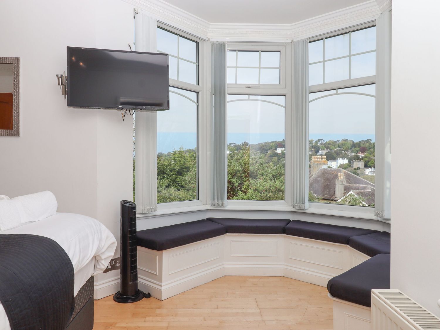 Flat 2 Channel View, Torquay