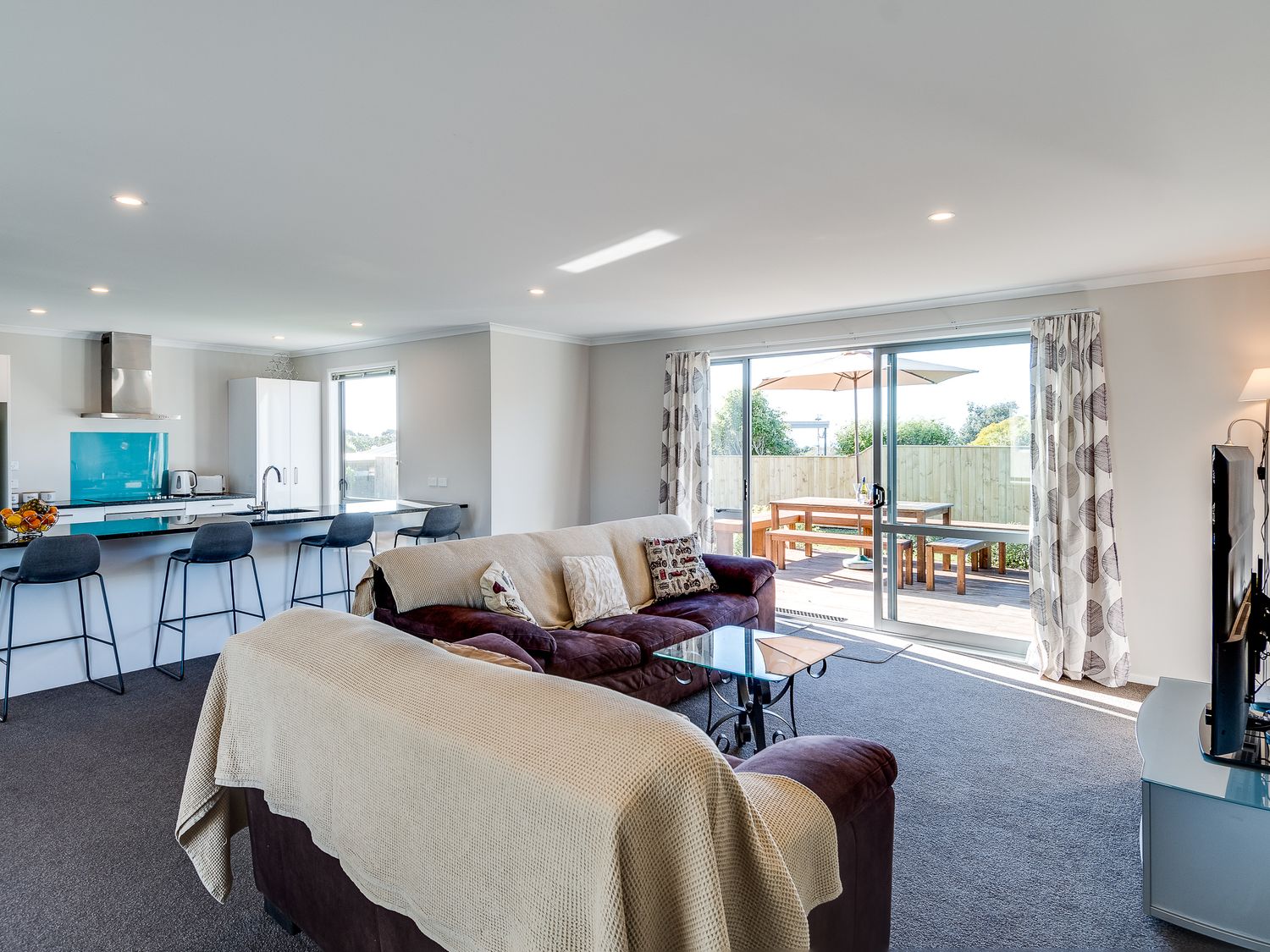 SeaRenity - Waimarama Holiday Home                     photo 2