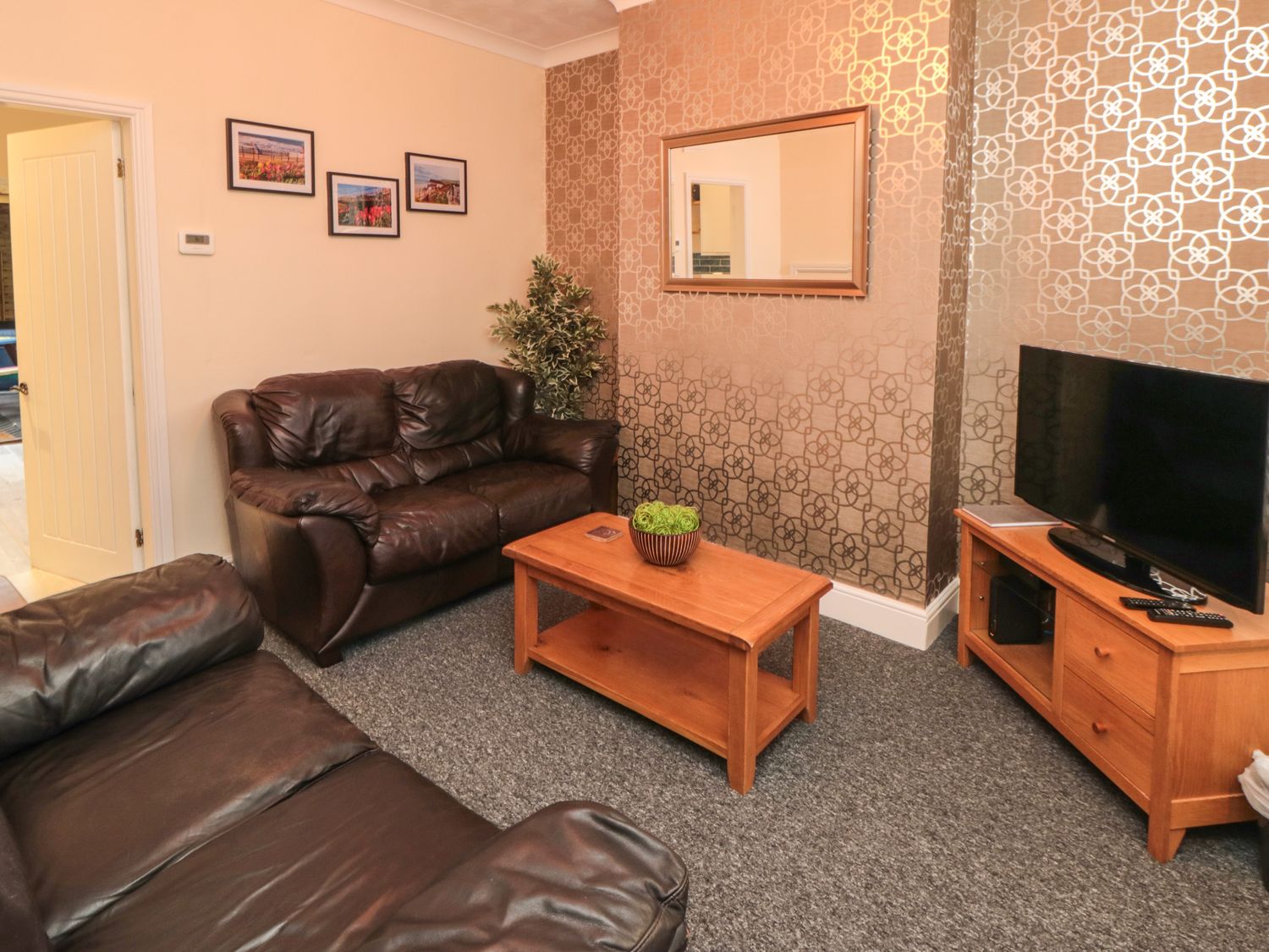 10 Walton Terrace in Guisborough, North Yorkshire. Two-bedroom home with hot tub. Set near amenities