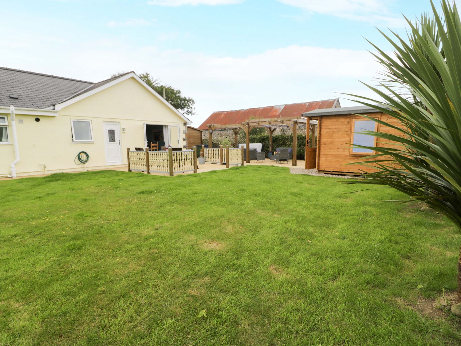 Cae Berllan, Pwllheli