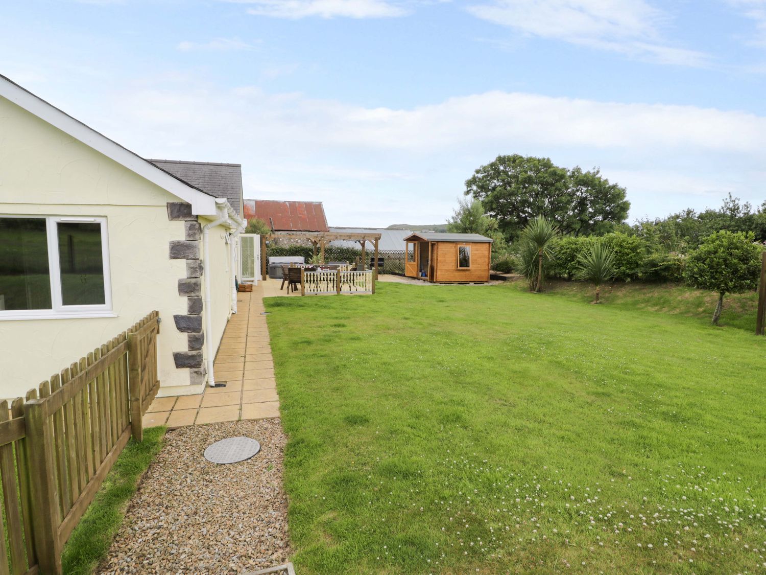 Cae Berllan, Pwllheli
