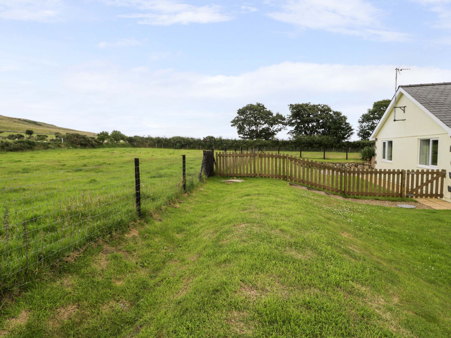 Cae Berllan, Pwllheli
