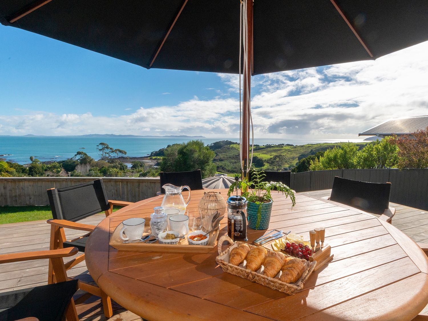Luxury Lookout - Cable Bay Holiday Home -  - 1082171 - photo 1