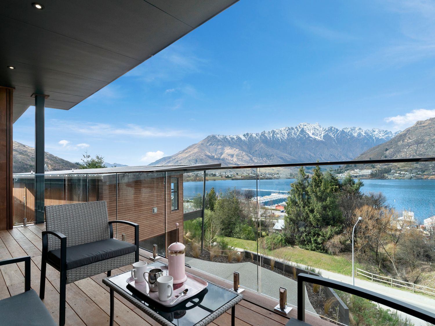 Lakeside Bliss - Queenstown Holiday Home -  - 1083761 - photo 1