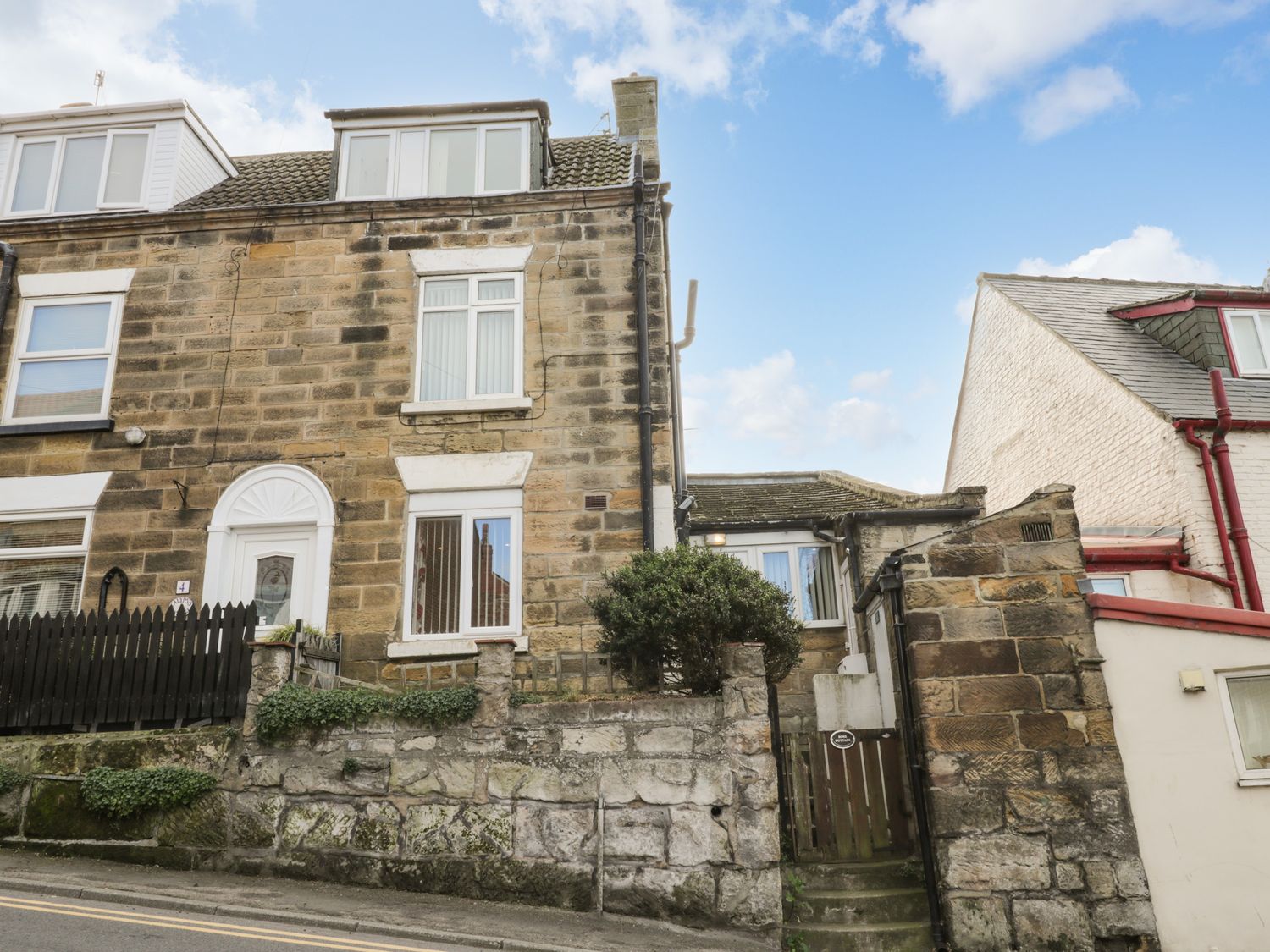 5 Green Lane Whitby ( Ref 1084454 ) Self catering accommodation in Whitby North Yorkshire