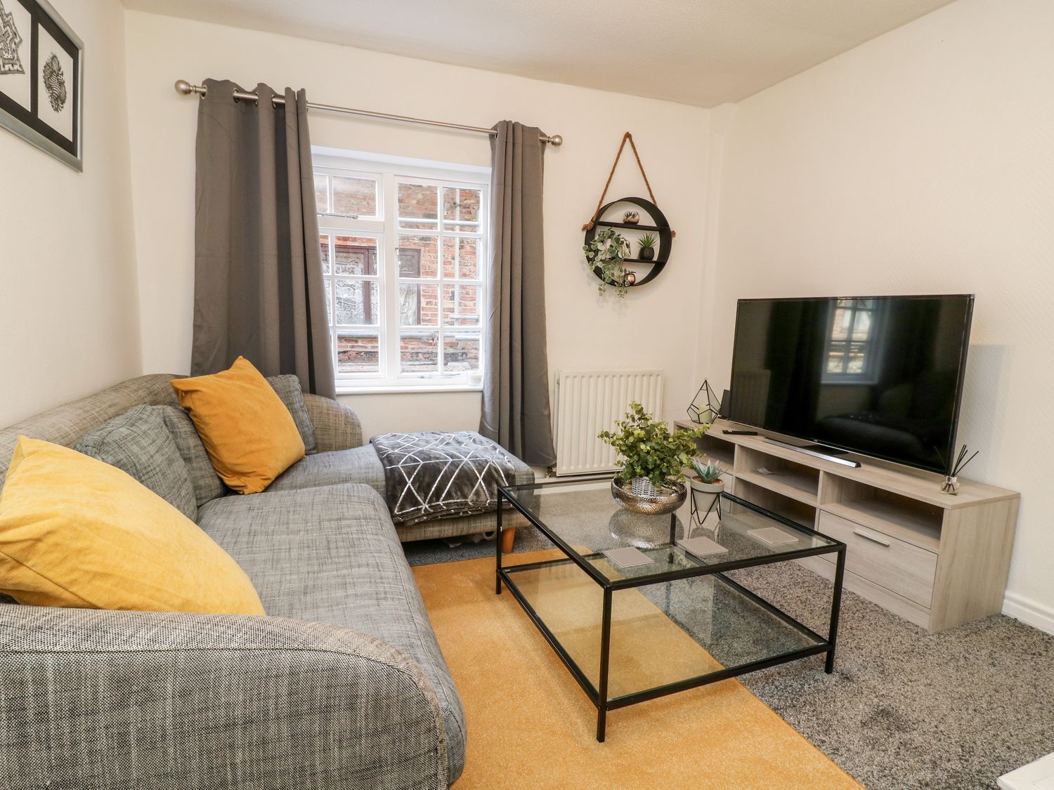 Ickle Pickle Cottage Thirsk ( Ref 1085726 ) Rent Thirsk holiday cottage for 2 guests