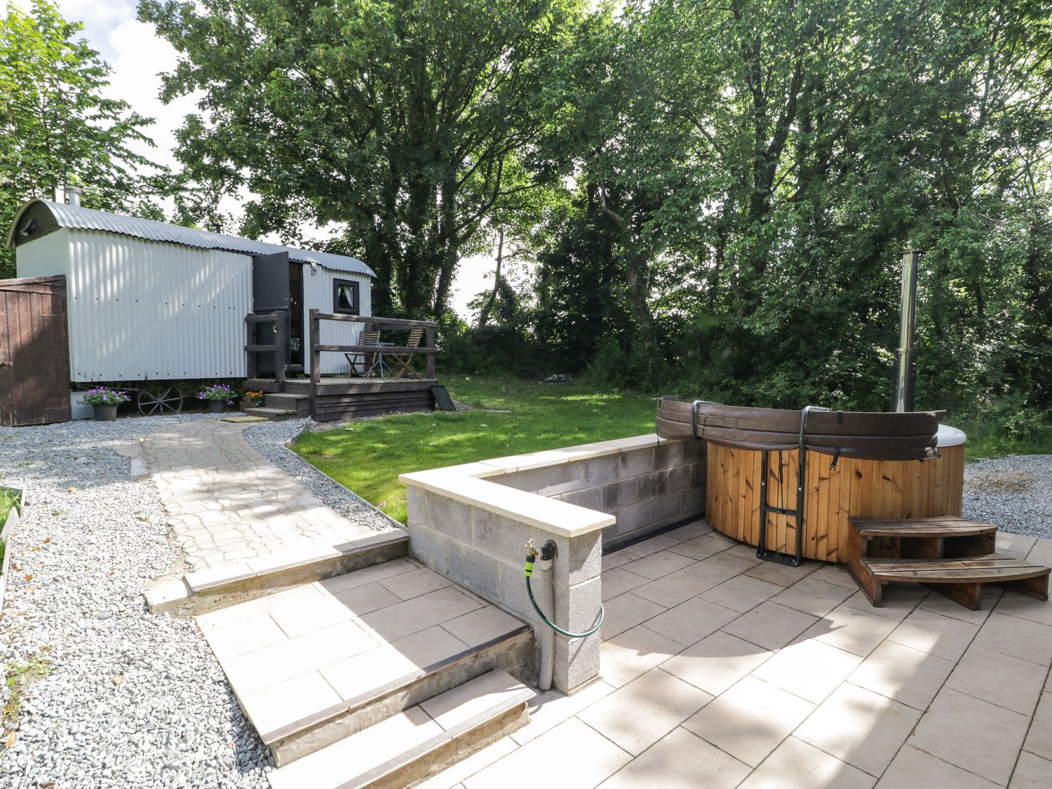 The Shepherds Hut, Chwilog