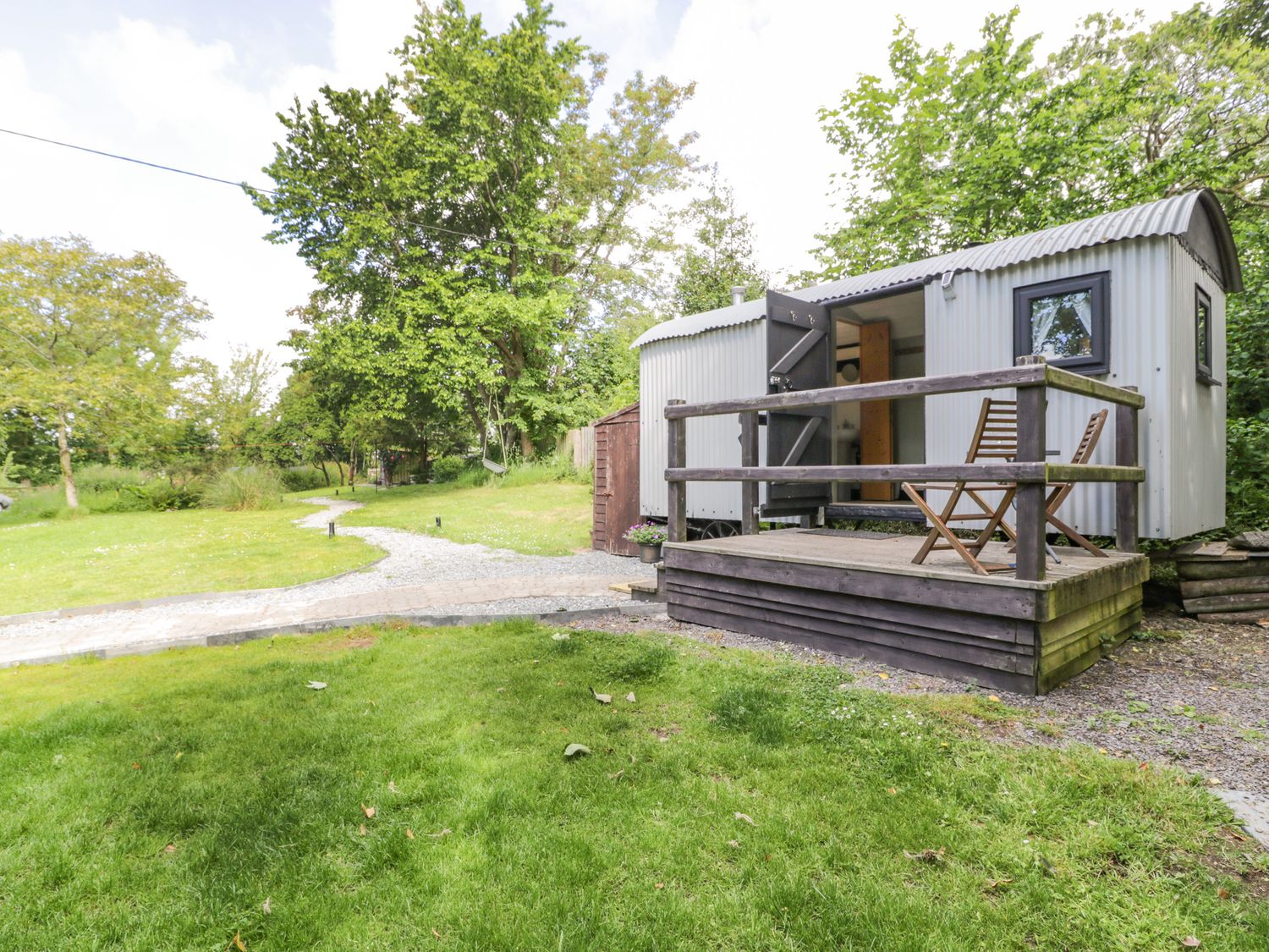 The Shepherds Hut, Chwilog