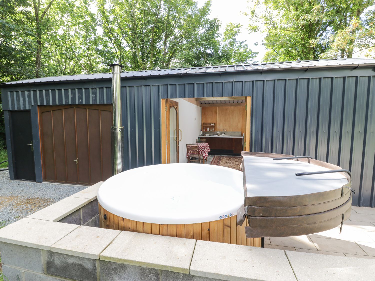 The Shepherds Hut, Chwilog