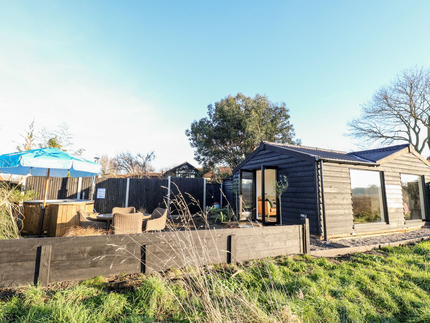 The Lookout, HoptonOnSea Suffolk England Hot Tub Getaways, Hot