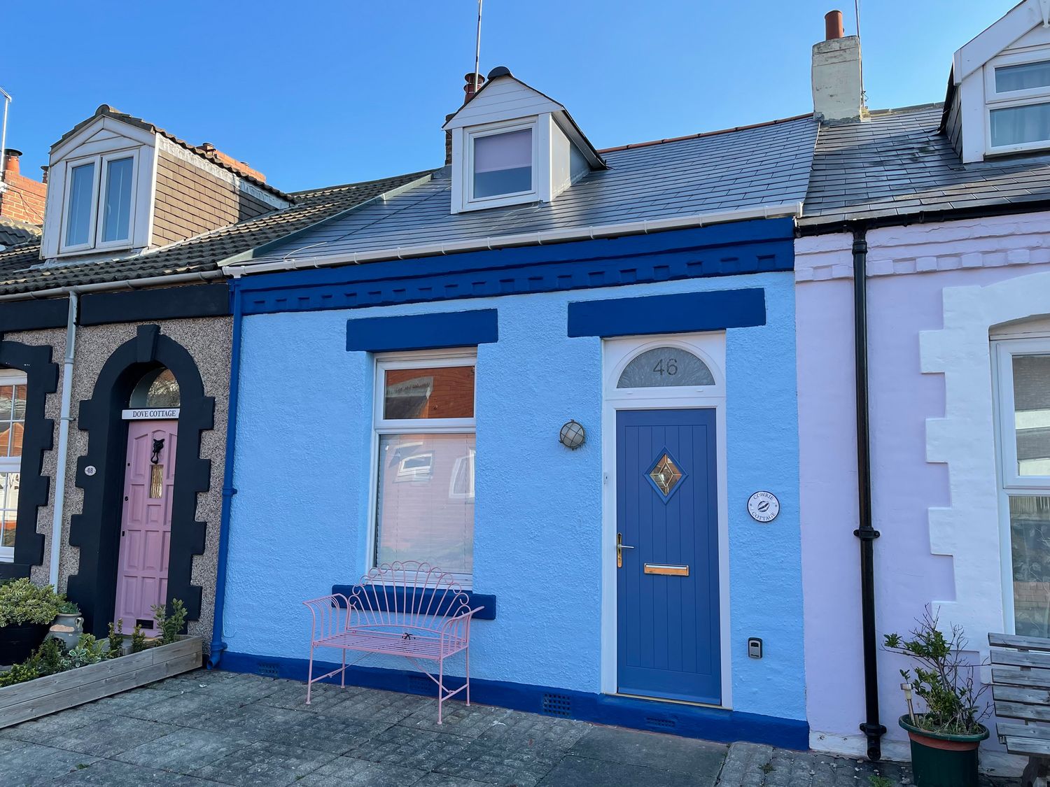 book-cowrie-cottage-cullercoats