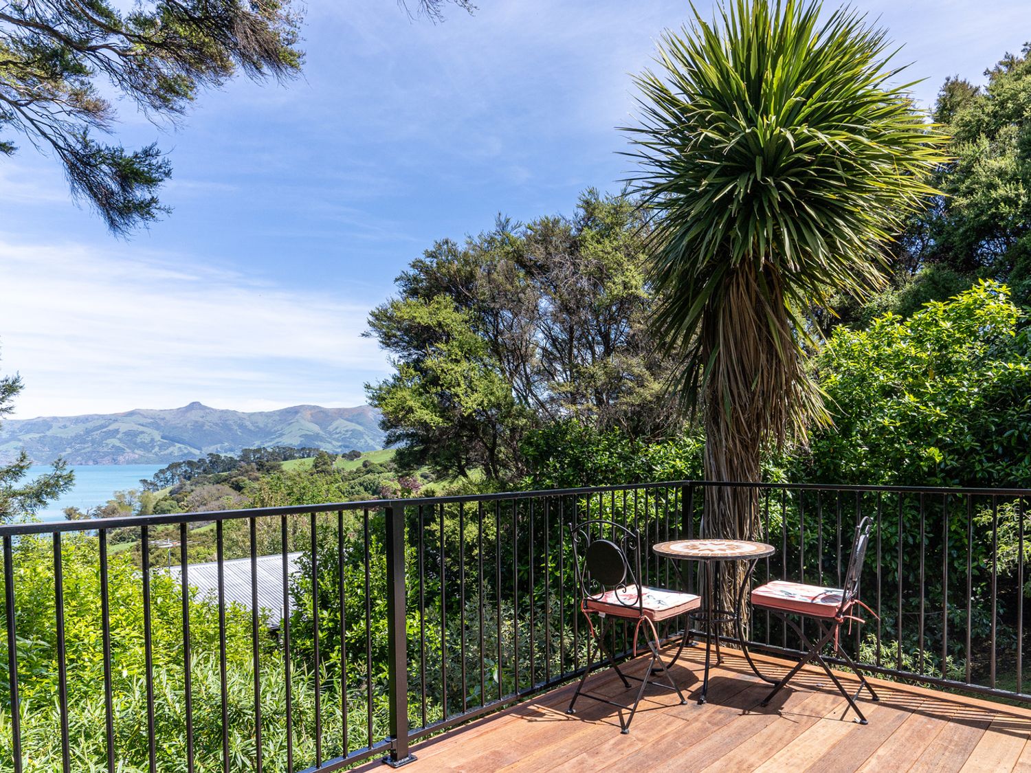 Woodside - Akaroa Holiday Cottage                     photo 18