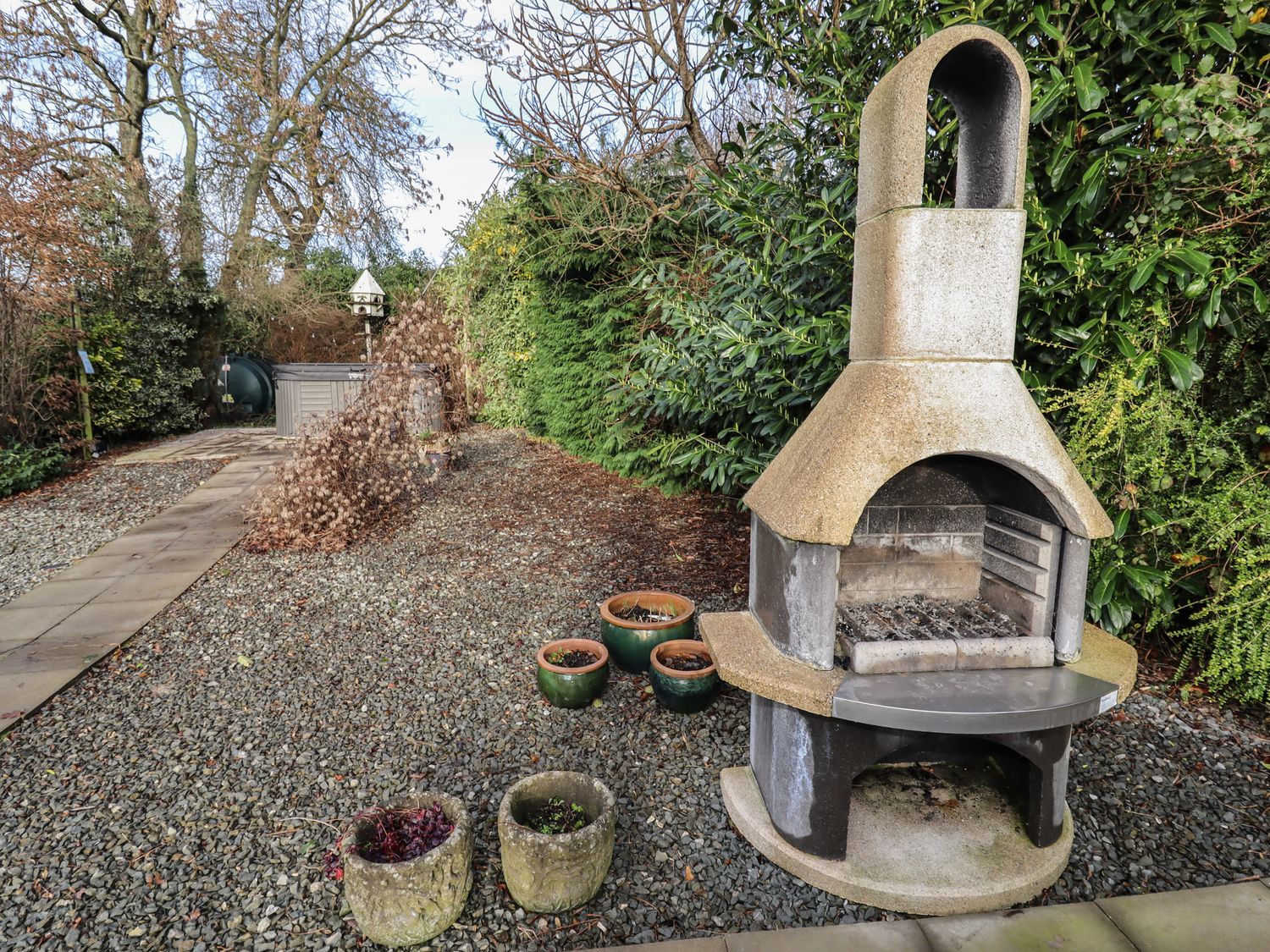 Wayside House, Aston On Clun, Shropshire. In AONB. Near shop and pub. Woodburning stove. Hot tub. TV