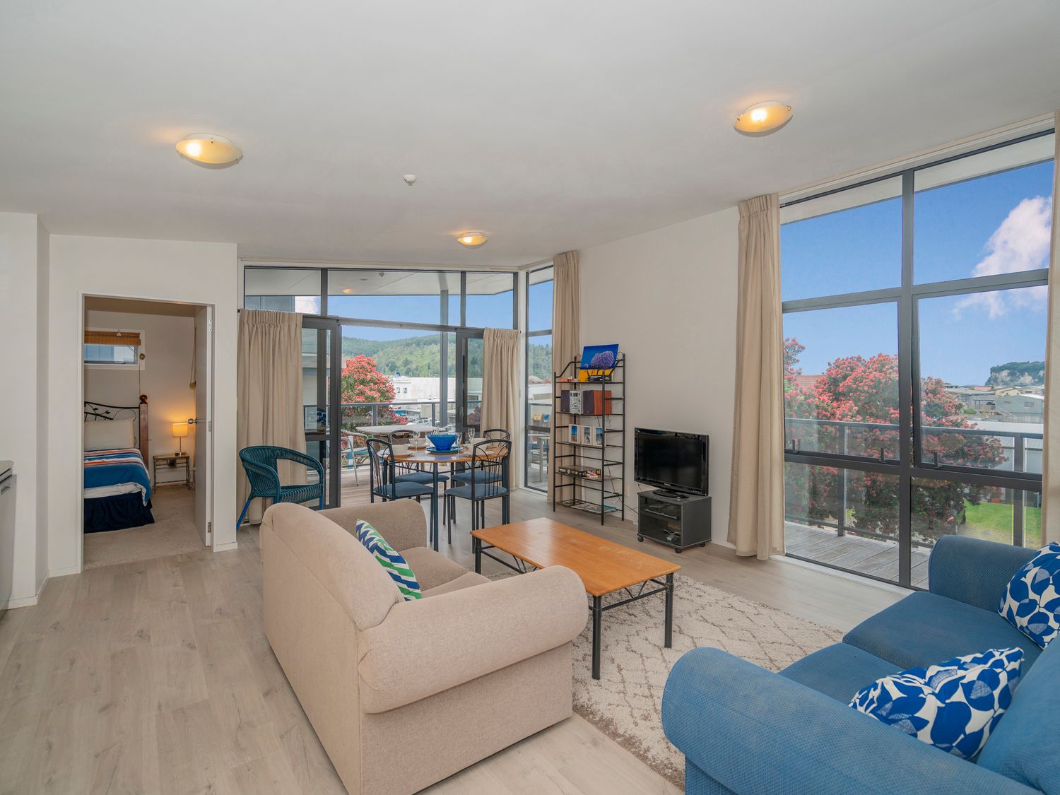 Beachy Keen - Whangamata Holiday Apartment                     photo 2