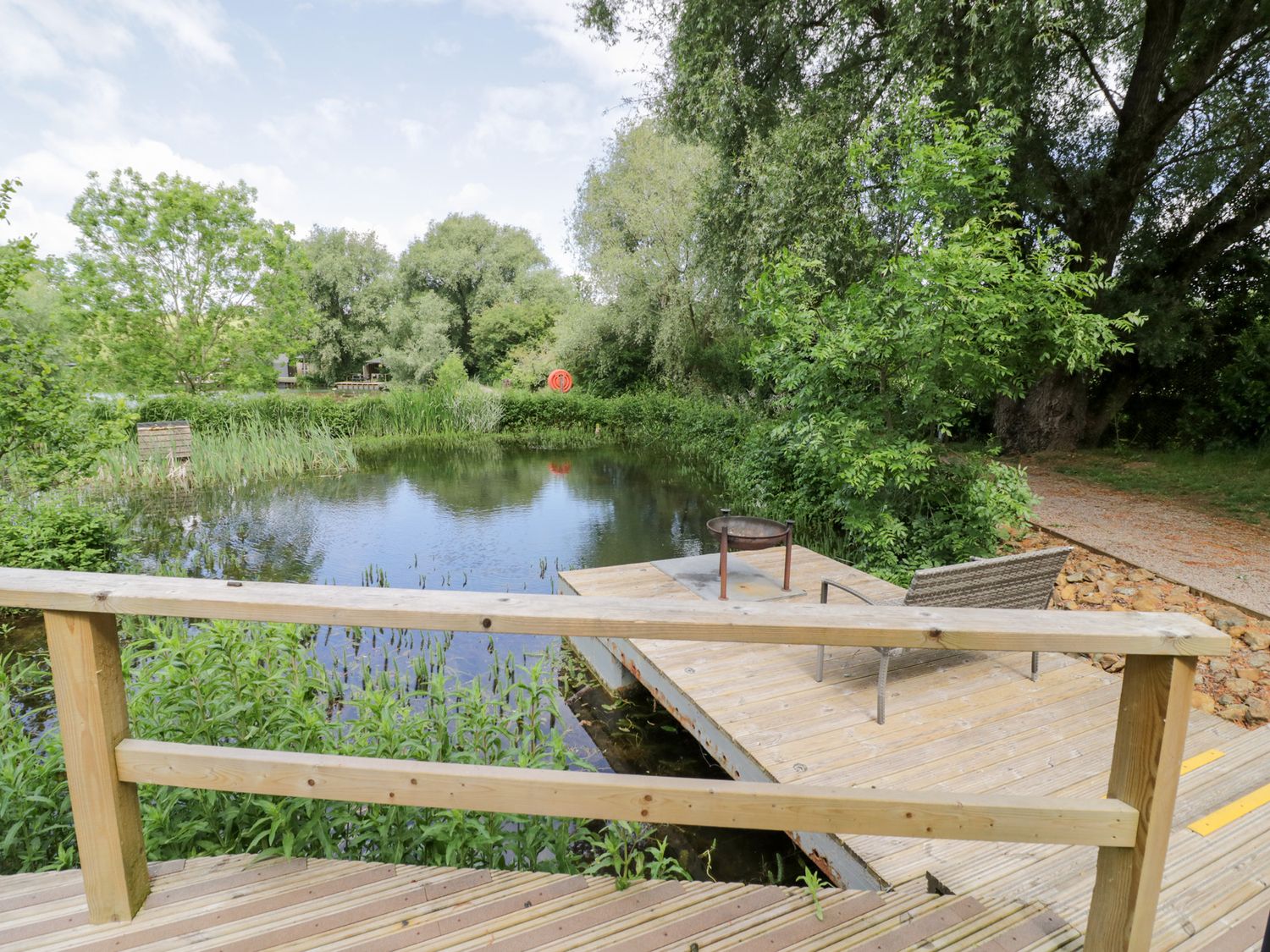 The Sheperds Hut at Bridge Lake Farm & Fishery, Chacombe
