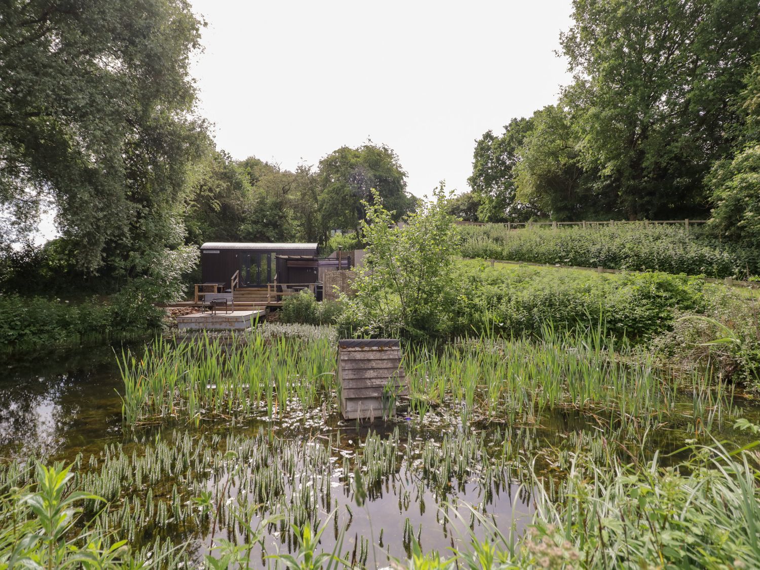 The Sheperds Hut at Bridge Lake Farm & Fishery, Chacombe