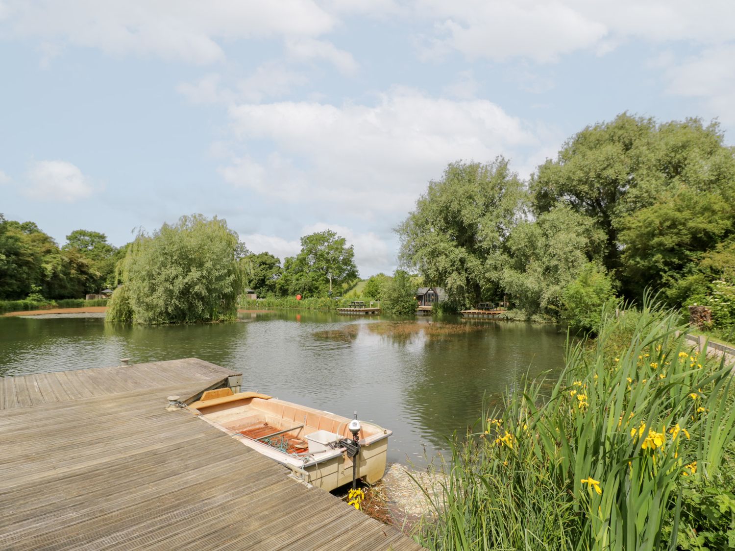 The Sheperds Hut at Bridge Lake Farm & Fishery, Chacombe