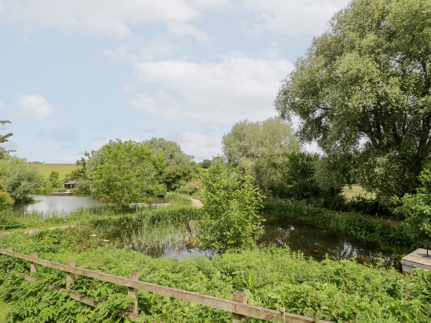 The Sheperds Hut at Bridge Lake Farm & Fishery, Chacombe